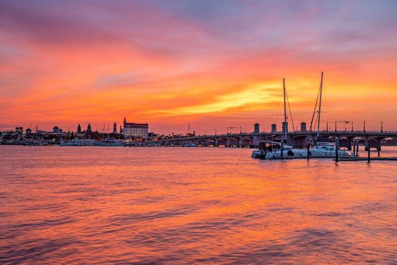 st-augustine-nights-of-lights-sunset-sail-with-drinks