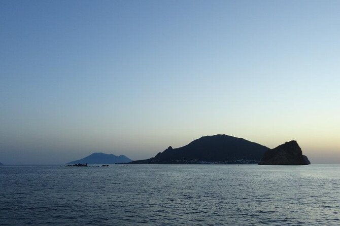 sunrise-by-boat-in-lipari