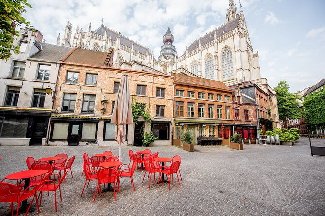 surprise-walk-of-antwerp-with-a-local