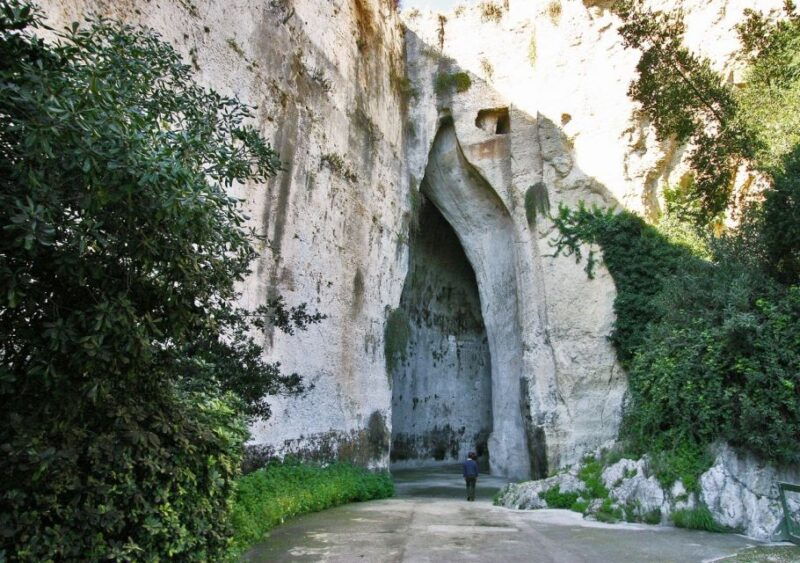 syracuse-neapolis-archaeological-park-small-group-tour