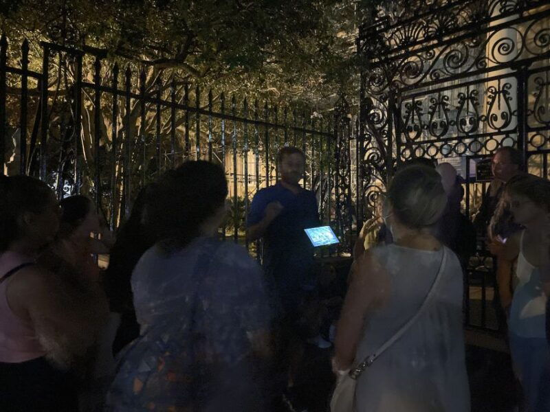 take-an-amazing-guided-ghost-tour