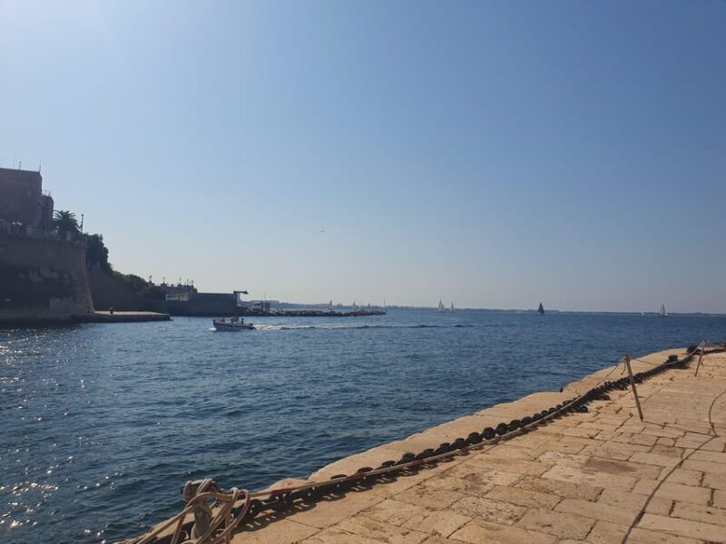 taranto-puglia-walking-tour-up-and-down