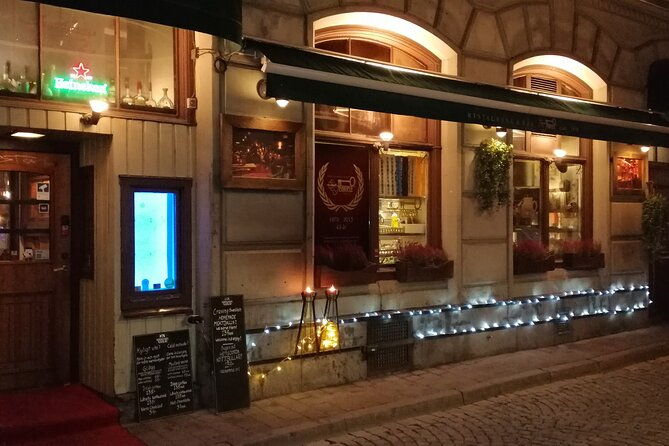 the-charms-of-stockholms-old-town-with-a-taste-of-vikings-mead