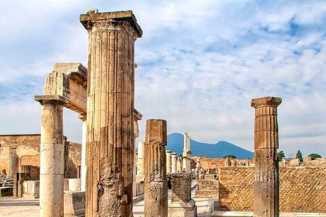 the-great-beauty-of-ancient-pompeii-told-by-a-local-guide-archaeologist