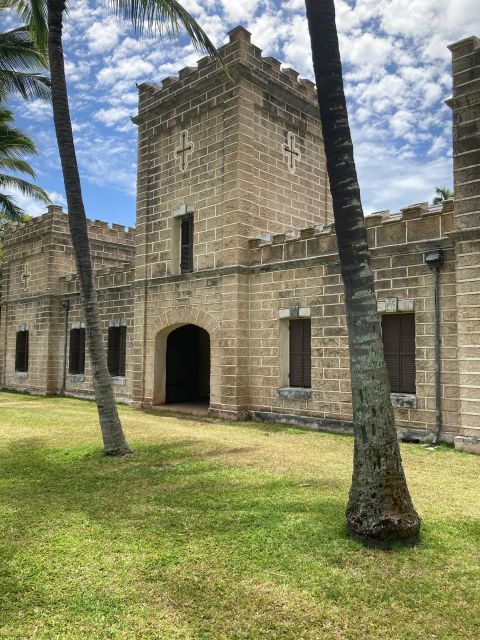the-uss-arizona-historic-honolulu-private-limousine-tour