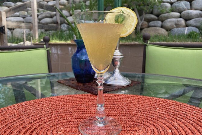 traveling-spoon-private-online-mixology-cocktail-making-class