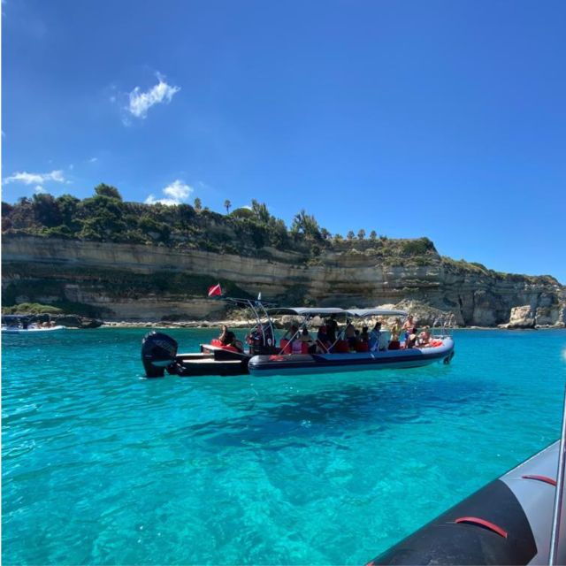 tropea-snorkeling-excursion-in-a-rubber-dinghy