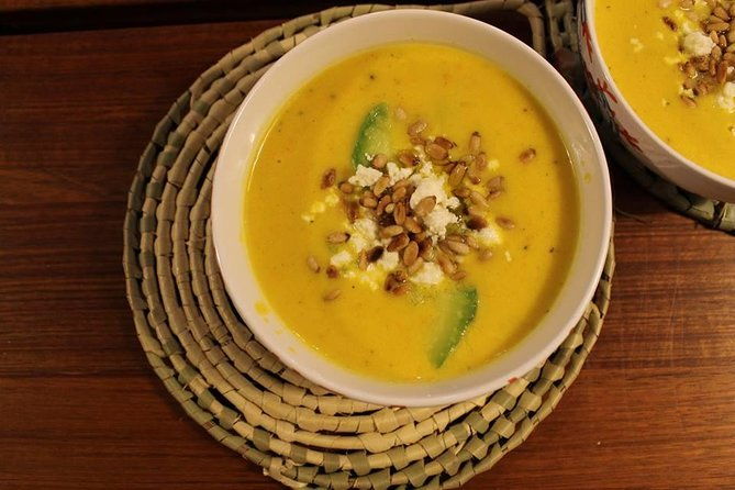 tropical-abundance-interactive-cooking-class-in-bogota