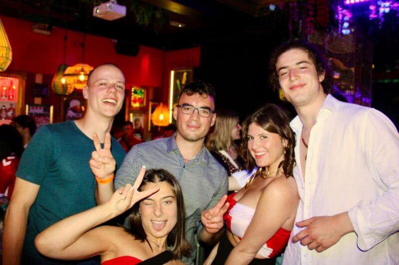 unforgettable-pub-crawl-in-the-heart-of-naples