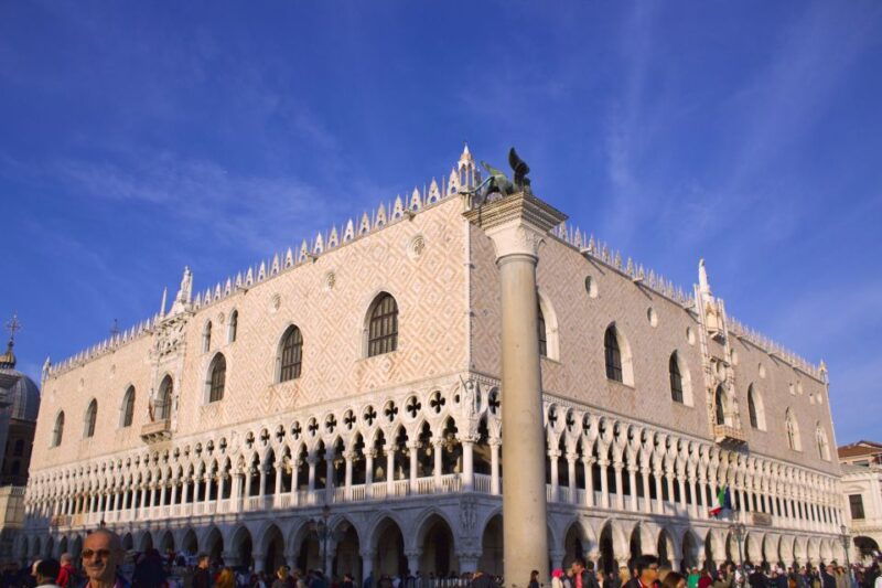 venice-basilica-and-doges-palace-tour-with-gondola-ride