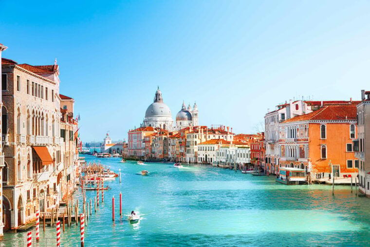 venice-city-walking-tour-with-an-app