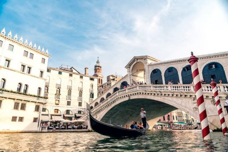 venice-off-the-beaten-path-private-gondola-ride