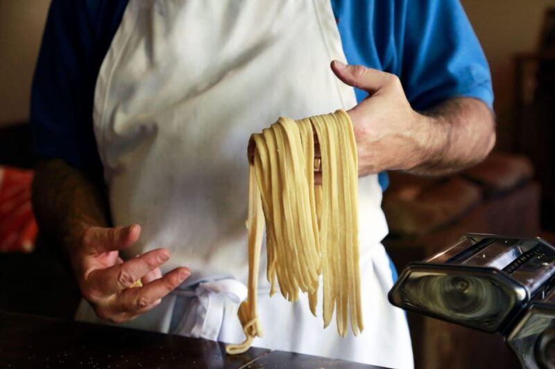 venice-pasta-making-class-with-local-chef-live-guitar