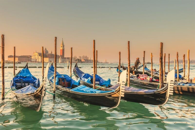 venice-private-gondola-cruise-for-up-to-5-passengers