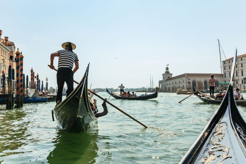 venice-private-gondola-ride-along-grand-canal