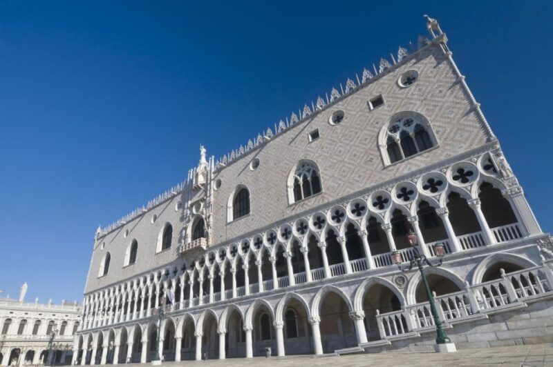 venice-st-marks-basilica-doges-palace-gondola-ride