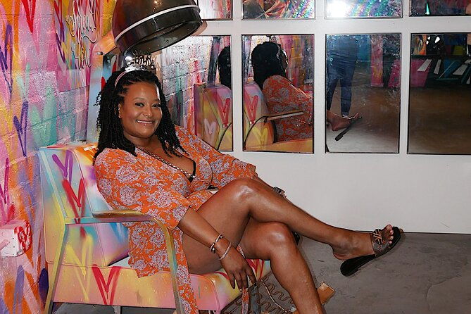 vintage-shopping-tour-of-the-arts-district-with-100-photos-champagne-and-lunch