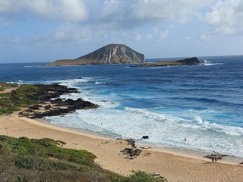 waikiki-guided-byodo-temple-and-waimea-waterfalls-day-trip