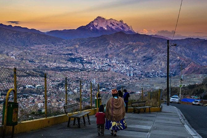walking-city-tour-la-paz-cable-cars-valle-de-luna-private-tour