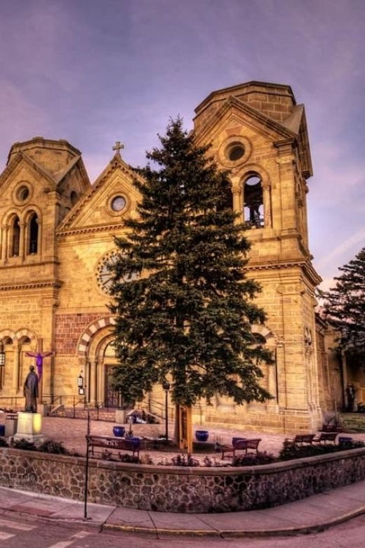 walking-tour-of-santa-fes-most-beautiful-and-historic-sites