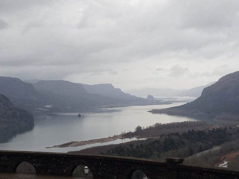 wonderful-waterfalls-and-columbia-river-gorge-tour