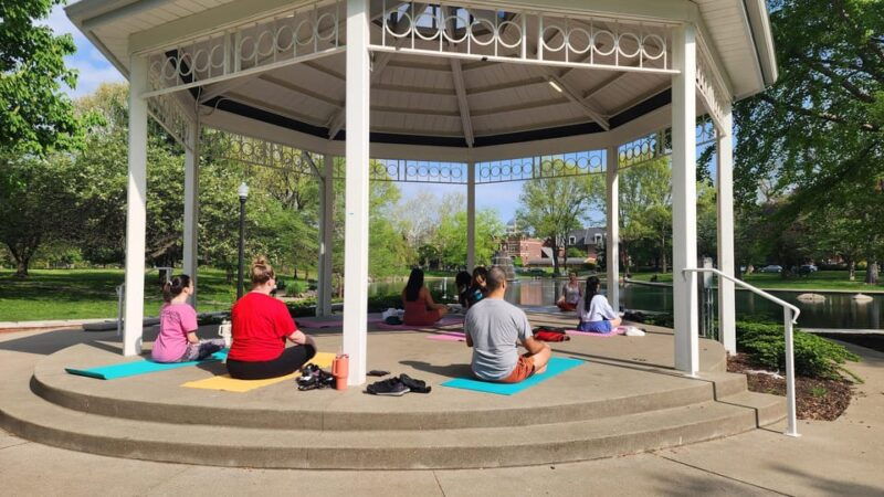 yoga-coffee-tour-on-the-trolley-pub