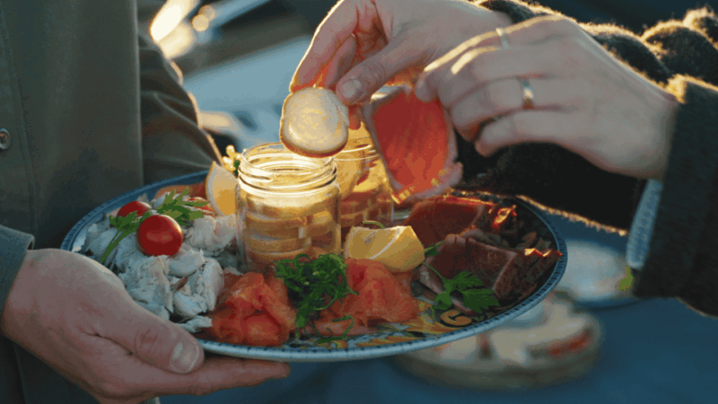 zaanse-schans-private-cruise-guide-incl-food-drinks