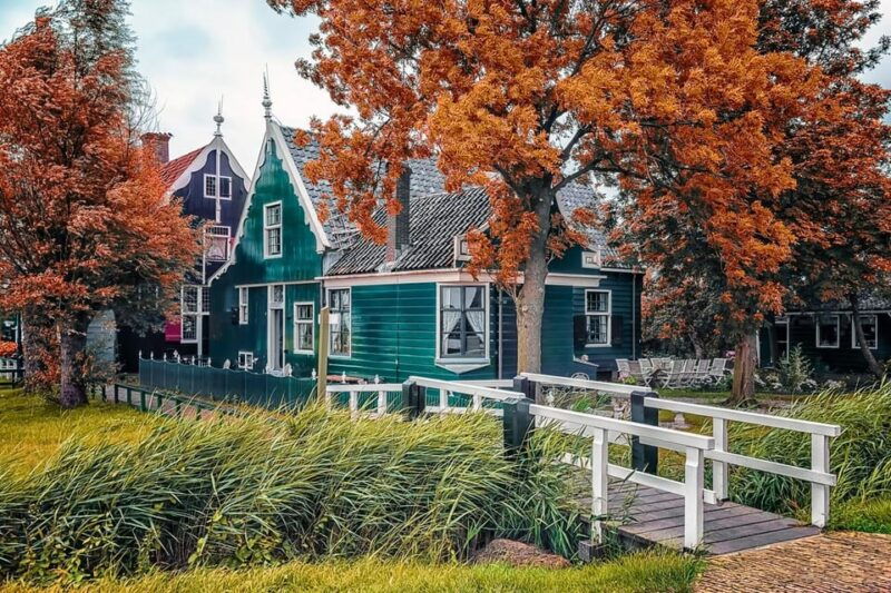 zaanse-schans-windmills-volendam-cheese-factory-monnickendam