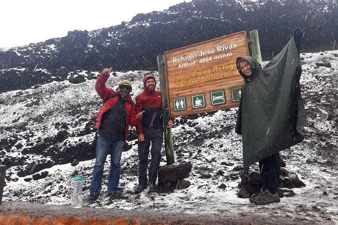 2-day-1-night-tour-to-cotopaxi-volcano-and-quilotoa-lagoon-all-included
