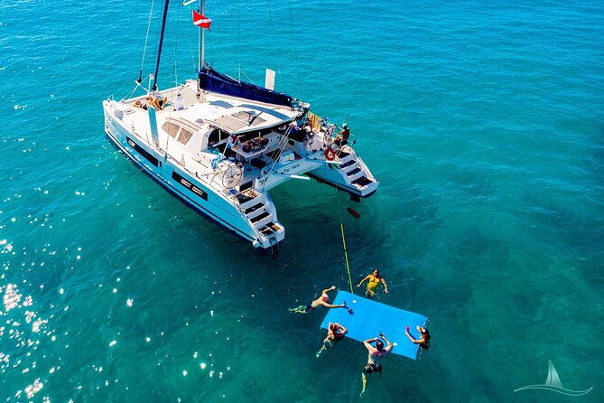 3-hour-luxury-private-sailing-catamaran-for-7-12-people