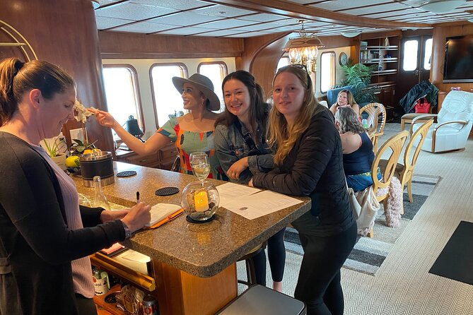 4-course-dinner-luxury-yacht-dinner-cruise-out-of-friday-harbor