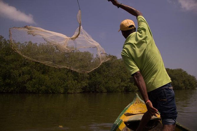 4-hour-fishing-experience-with-locals-near-cartagena