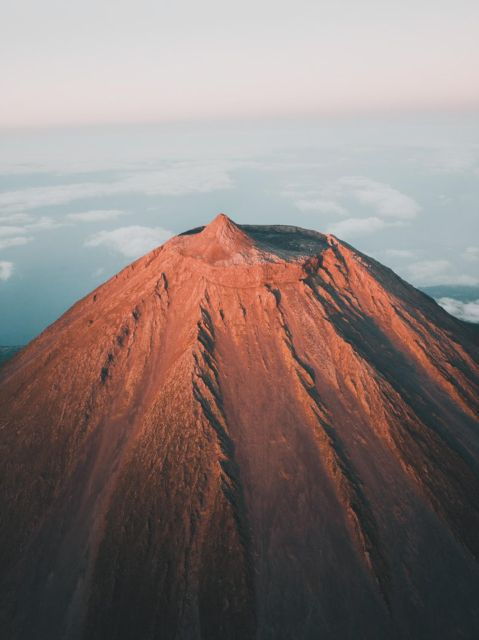 7-hour-hike-pico-mountain-and-piquinho-2351-meters