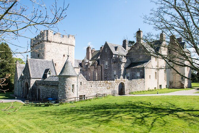 aberdeen-airport-train-harbour-transfer-private-guided-tour
