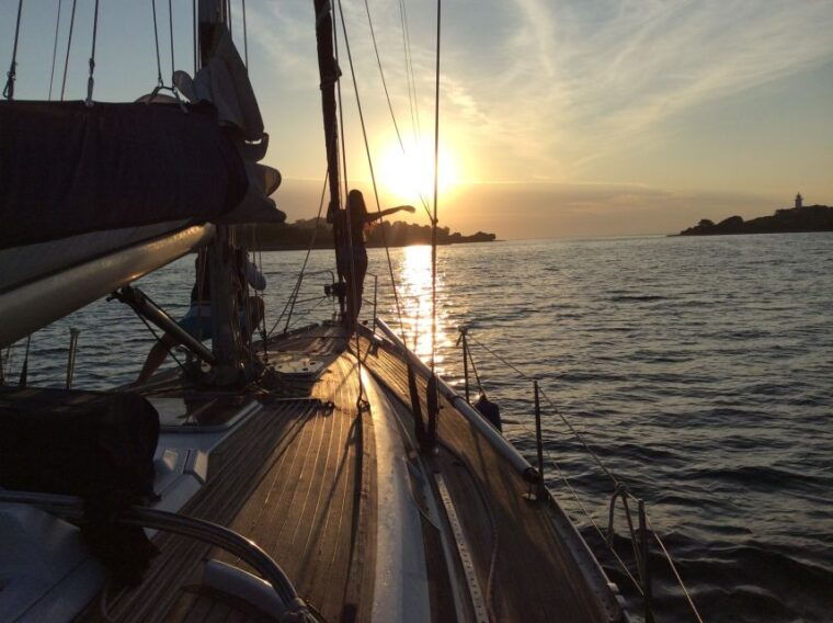 alcudia-romantic-sailing-trip-with-diner-for-2