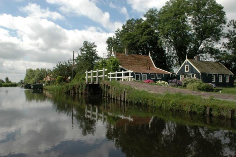 amsterdam-5-hour-guided-canoe-trip-in-the-wetlands