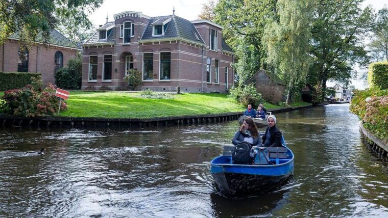 amsterdam-explore-giethoorn-in-a-private-tour-with-driver