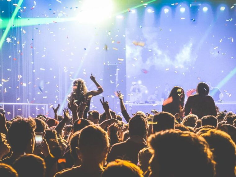 amsterdam-nightlife-scene-1-2-or-3-7-day-ticket