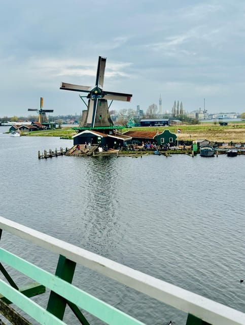 amsterdam-to-keukenhof-zaanseschans-private-tour