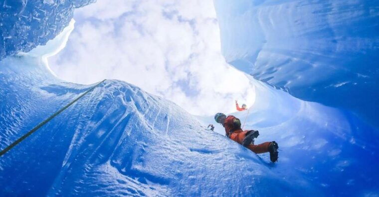anchorage-knik-glacier-helicopter-and-ice-climbing-tour