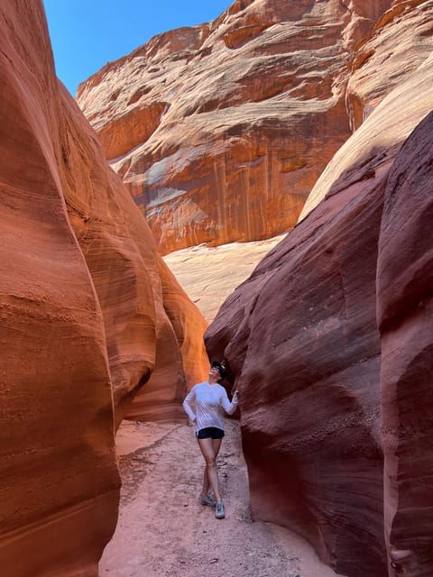 antelope-canyon-lake-powell-guided-kayaking-hike-tour