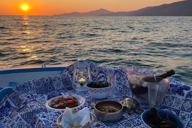 aperitif-on-a-boat-at-sunset-in-palinuro