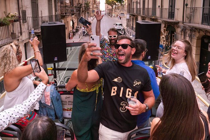 aperitif-on-a-bus-tour-around-the-city-of-palermo