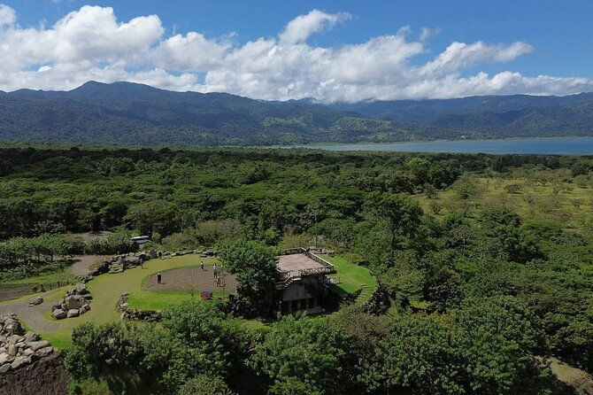 arenal-discovery-adventure-1-volcano-hike-waterfall-lunch