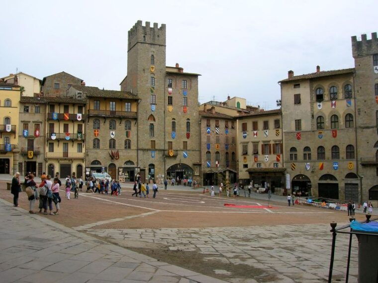 arezzo-guided-walking-tour-with-basilica-of-san-francesco