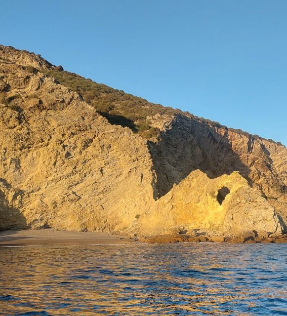 arrabida-natural-park-sunset-boat-trip-with-regional-drink