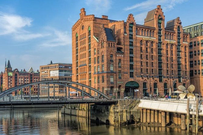 arrival-transfer-airport-ham-to-hamburg-by-business-car