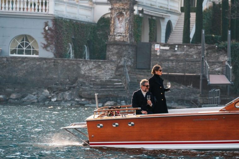 as-private-classic-wooden-boat-tour-with-prosecco