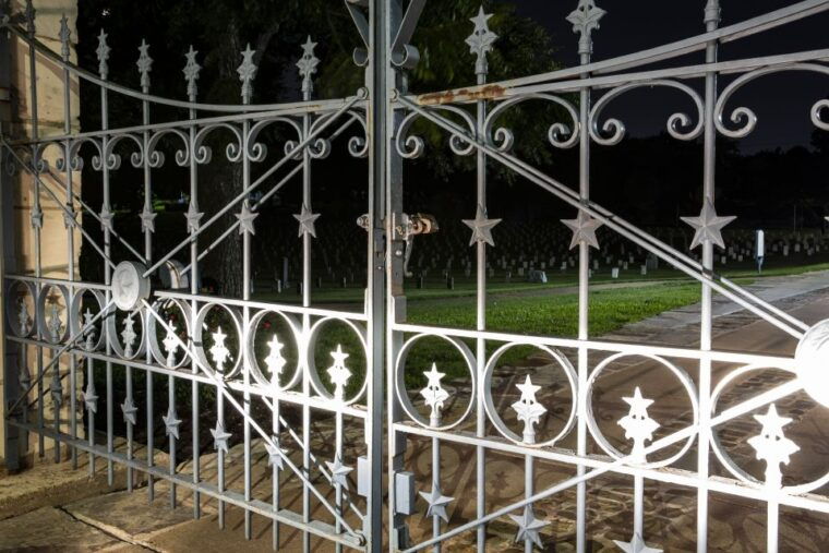 austin-ghosts-spirits-poltergeists-haunted-walking-tour