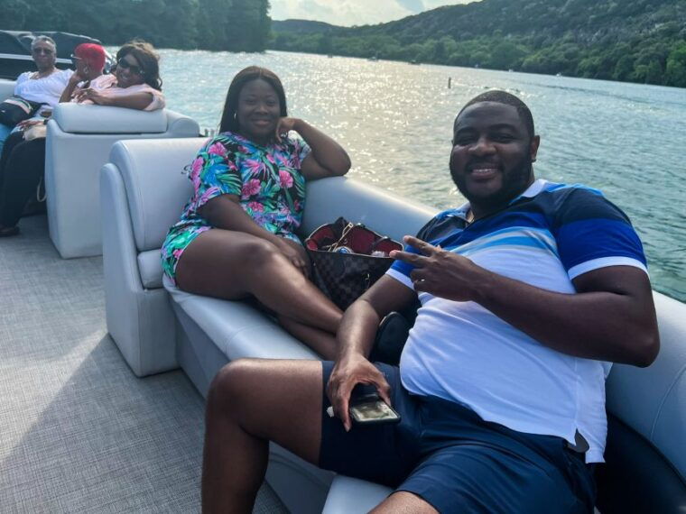austin-lake-austin-guided-boat-tour-with-full-sun-shading